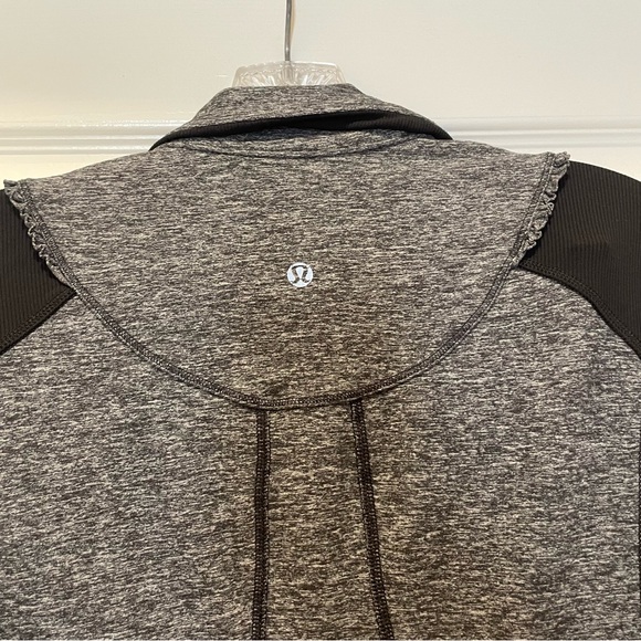 Lululemon Run Your Heart Out Pullover Black Heather 1/4 Zip Light Jacket Size S - Picture 8 of 8